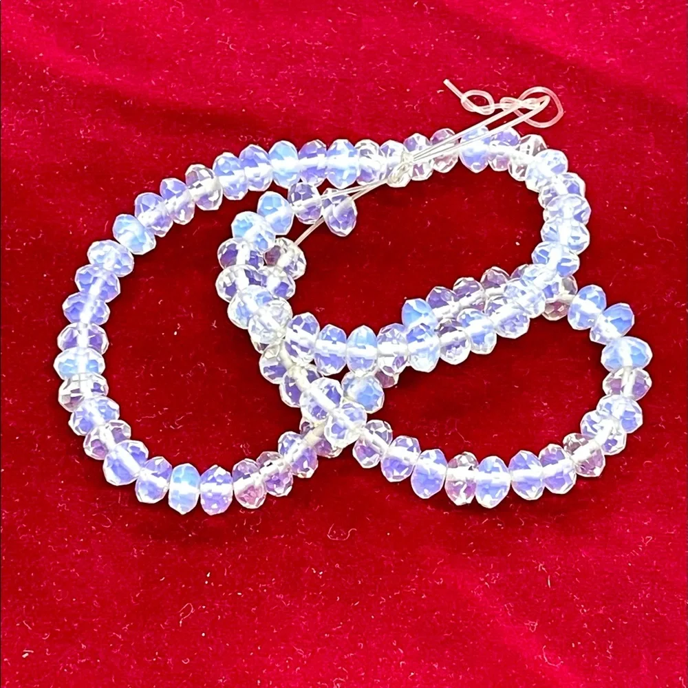 Stunning Strand of Faceted Opalite Beads - Picture 2 of 4
